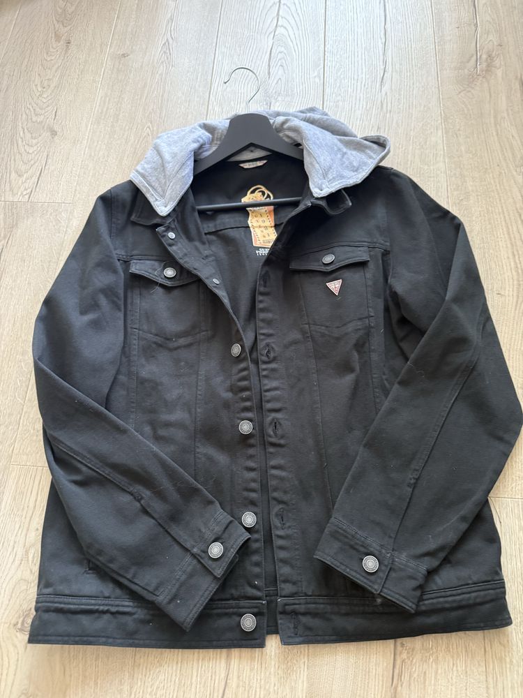 Продавам дънково яке Guess размер М