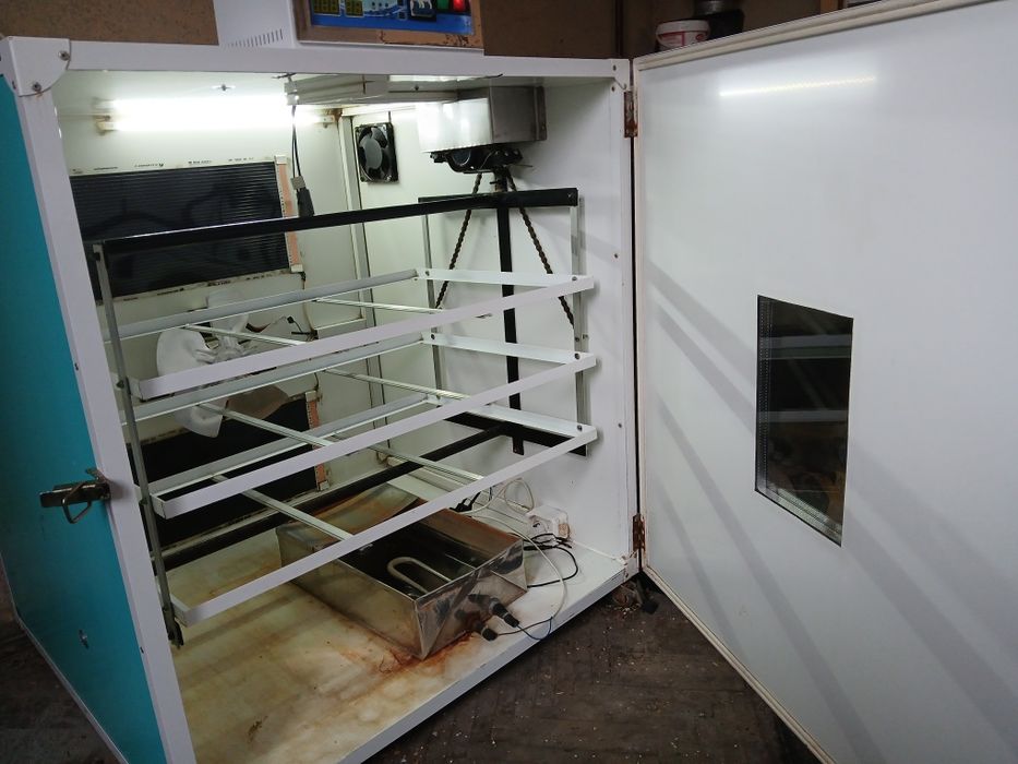 Incubator oua pasari