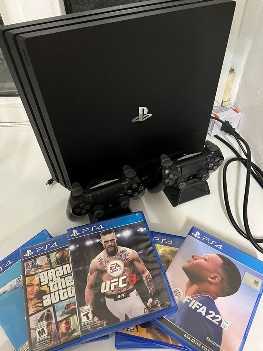 Play station 4 pro 1tb