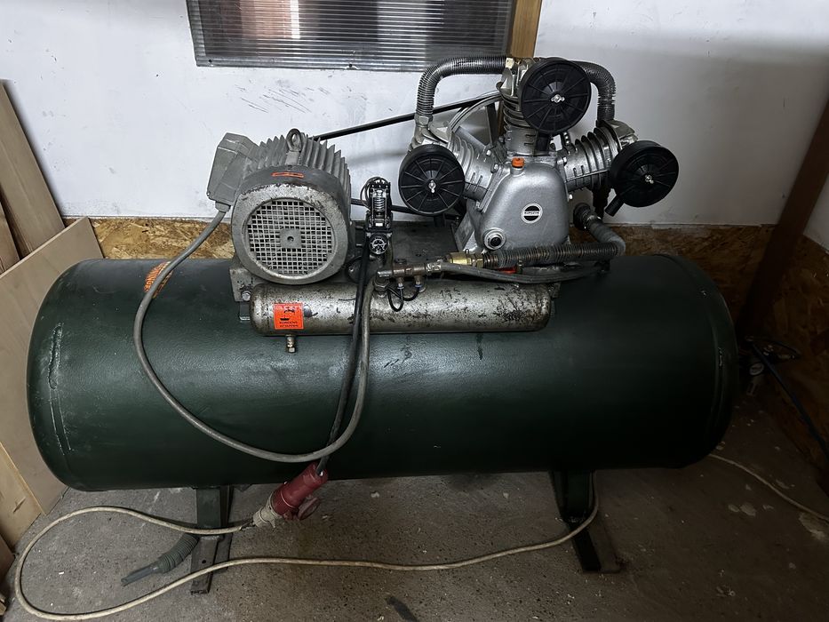 Compresor aer cu piston butelie 500l