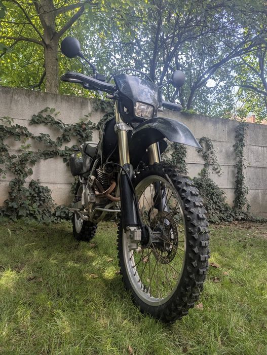 Motocicleta honda XR 250 enduro si supermoto A2