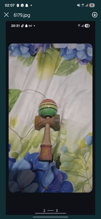 Kendama nou nouța si mai dau o ața de rezerva gratis de 14 degete