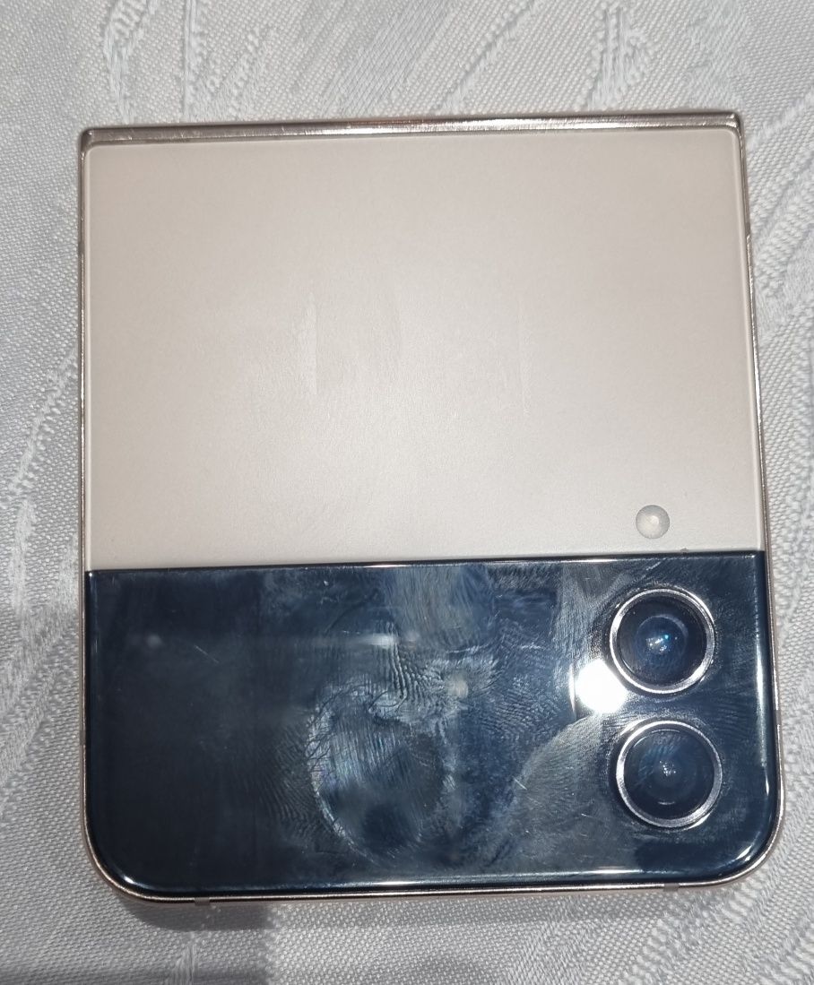 Samsung Z Flip 4