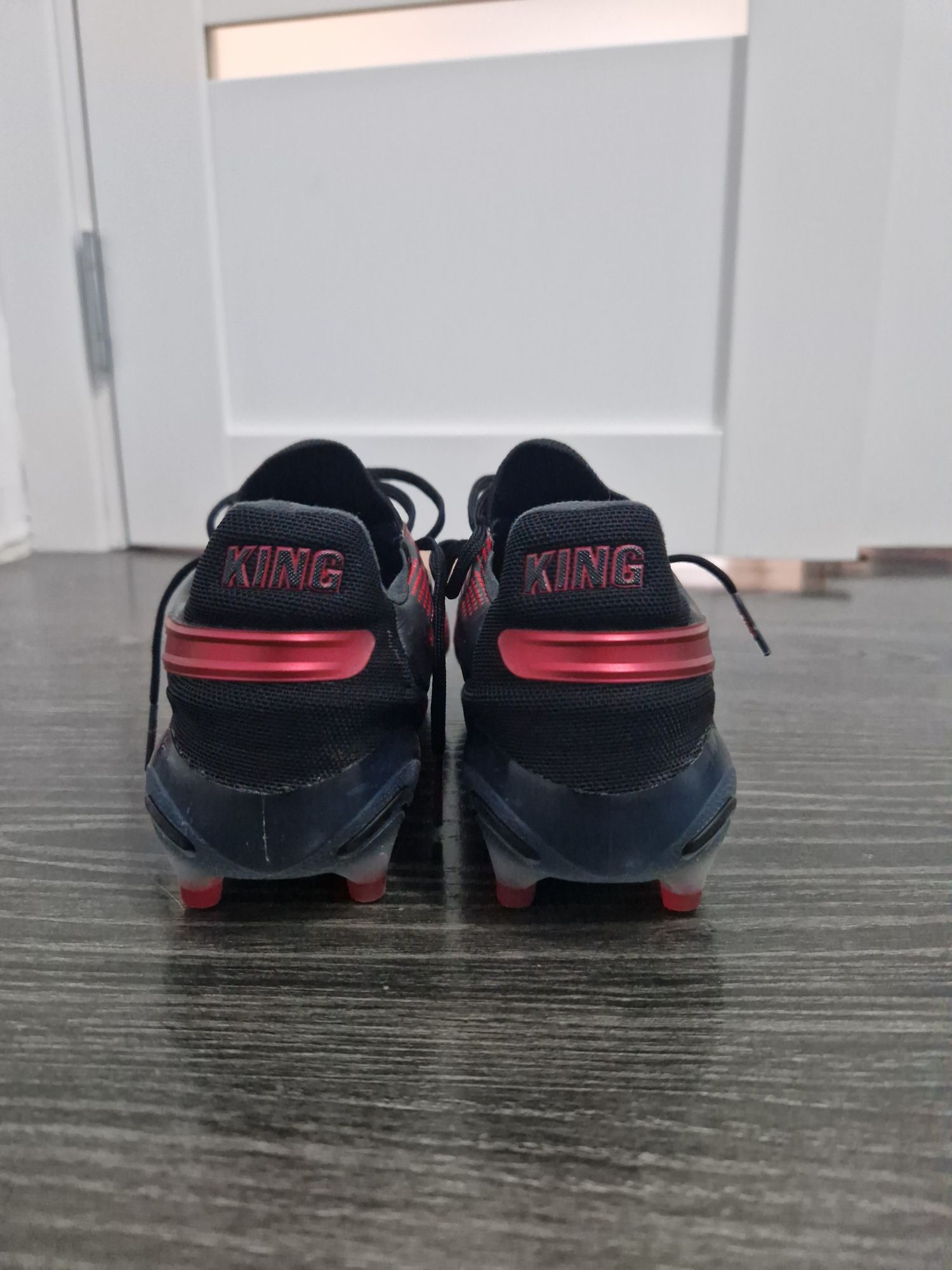 Ghete fotbal Puma King Corsa Ultimate mar. 38
