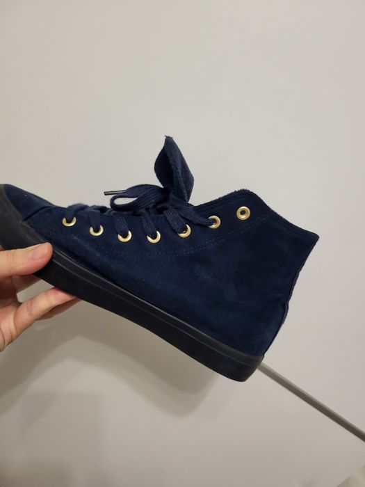 Teniși  imblaniti  unicati