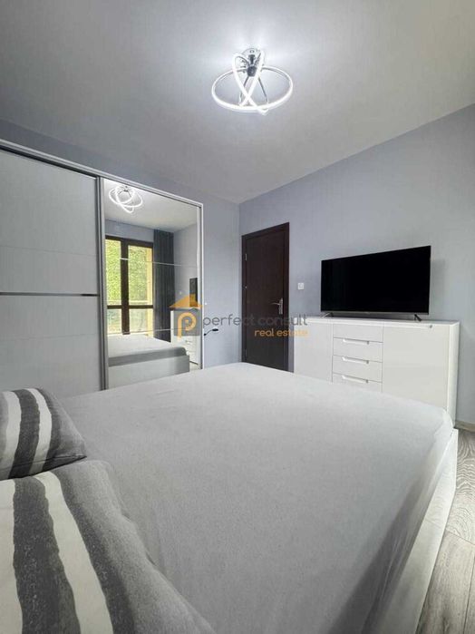 Продава се Тристаен апартамент в Пловдив, Христо Смирненски - 90 кв.м за 2000 €/кв.м - Снимка #9