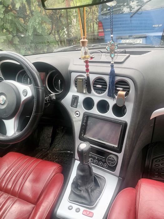 Vând Alfa Romeo 159