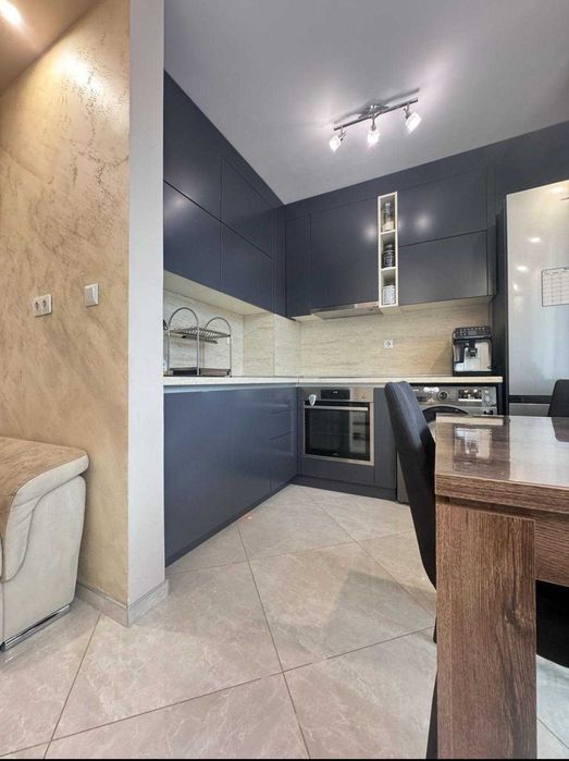 Продава се Тристаен апартамент в Пловдив, Христо Смирненски - 90 кв.м за 1945 €/кв.м - Снимка #7