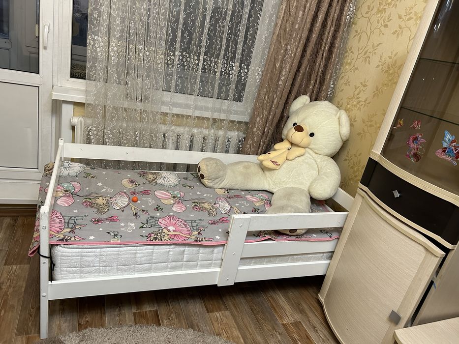 Детская кроватка с матратцем