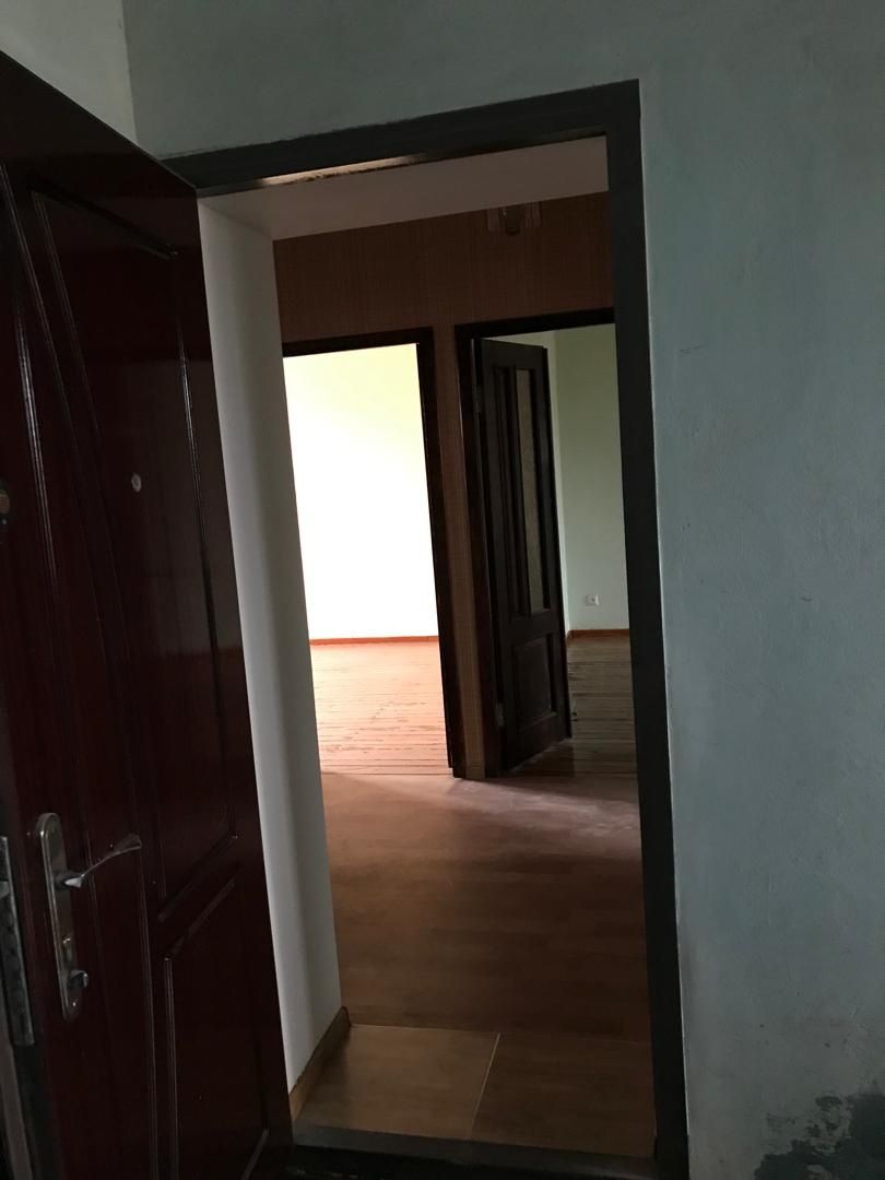 Продаю квартиру в Кибрайском районе