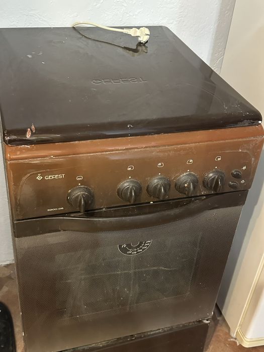 Прадам газовую плиту