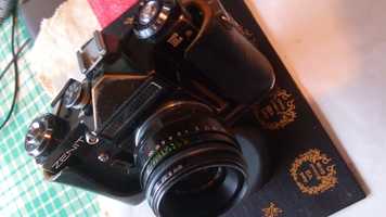 Camera vintage Zenit E 35mm cu obiectiv Helios-44-2..2/58