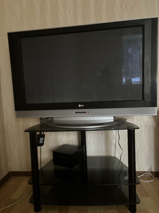 Продам телевизор срочно