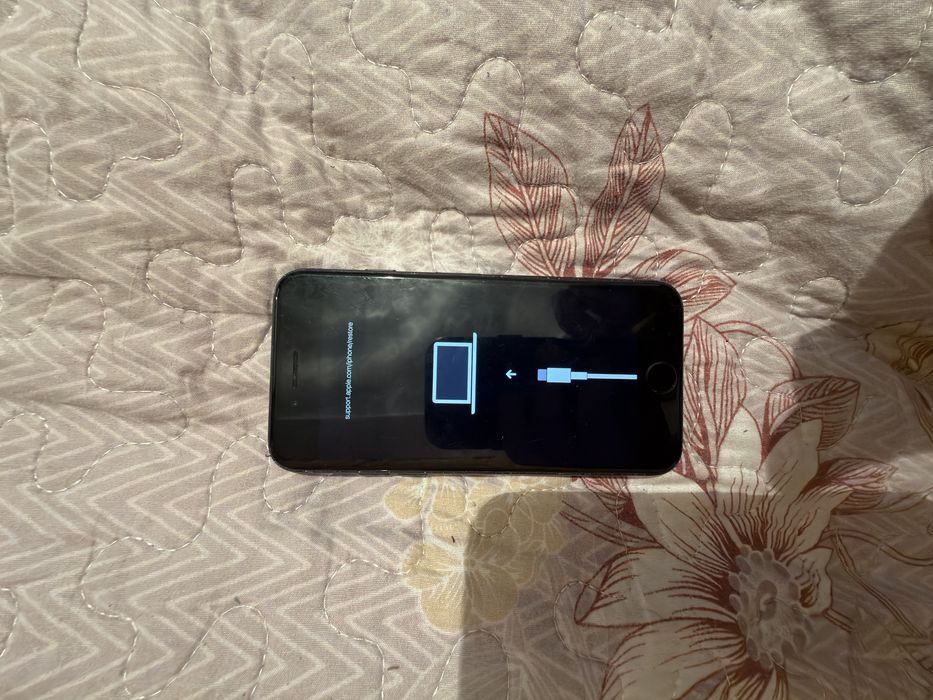 Продам iPhone 7