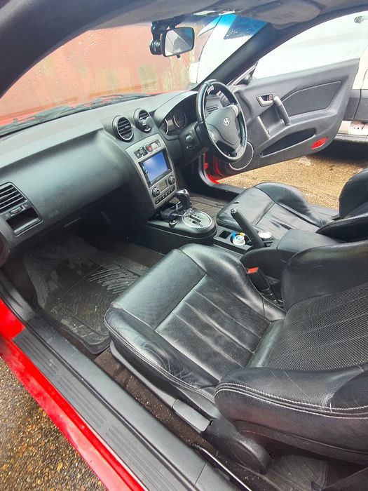 Hyundai coupe 2000cc