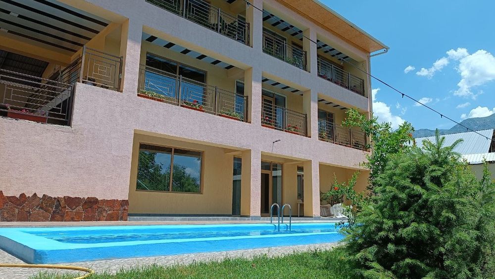 Sijjakda 3 qavatli yangi dacha sotiladi!