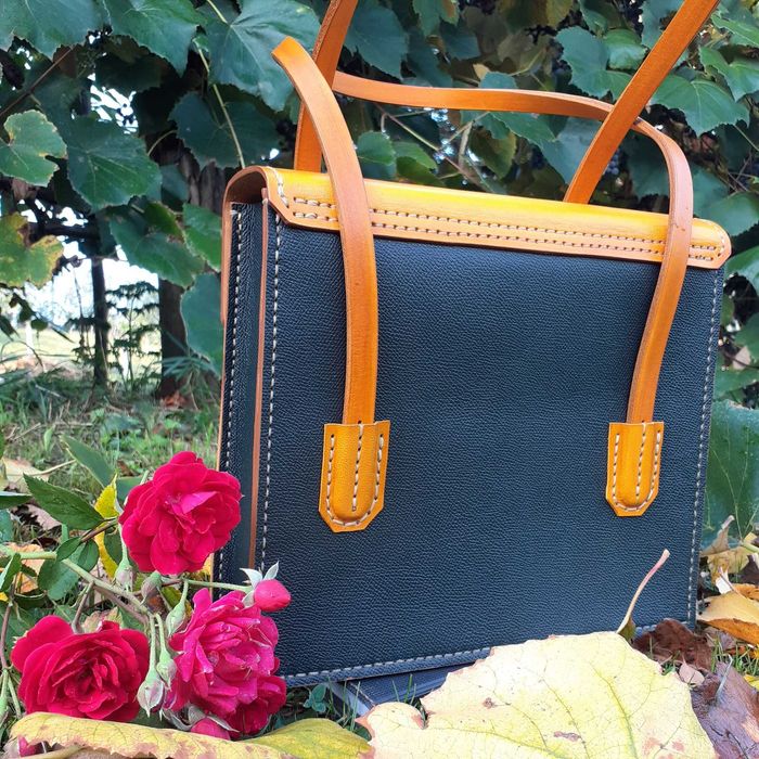 Geantă de piele naturală - full grain, poseta pentru femei.