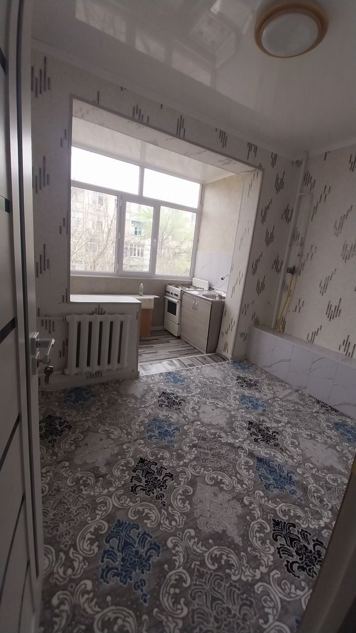 Kvartira sotiladi Narhini gaplashamiz 2 cona 3 xona qilingan