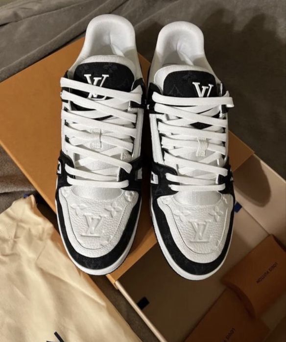 Adidasi Louis Vuitton