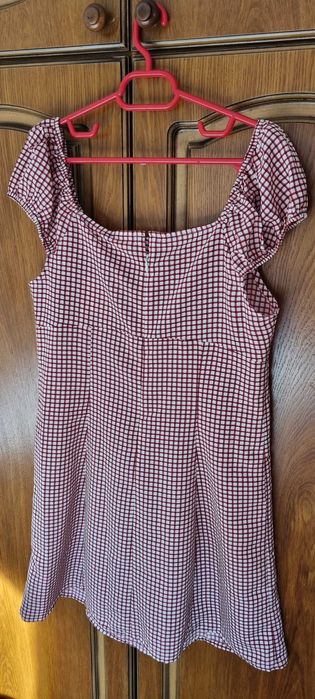 Vând rochie Levi's, cu etichetă, mărimea M.