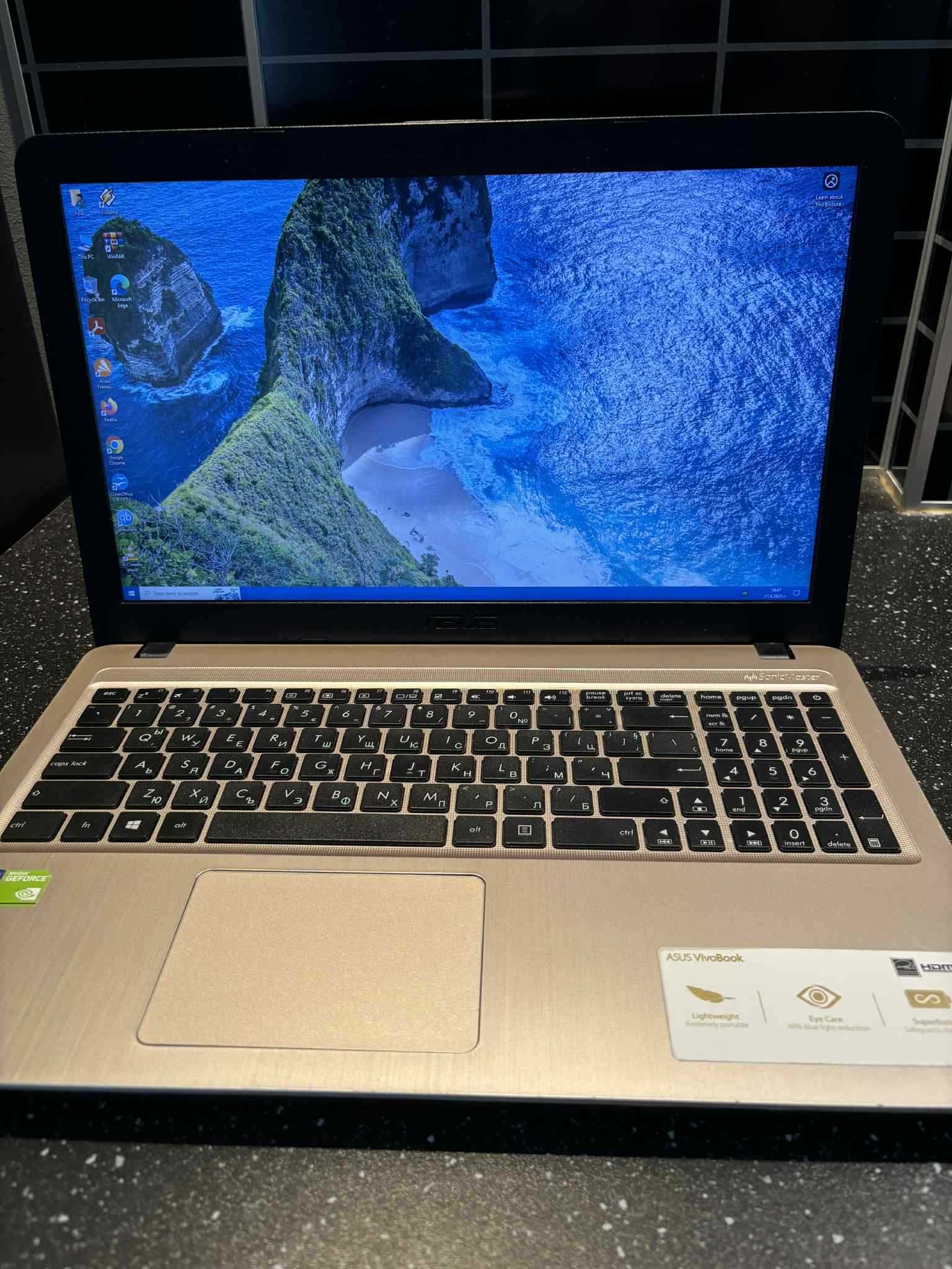 Лаптоп ASUS VivoBook X540U-DM543