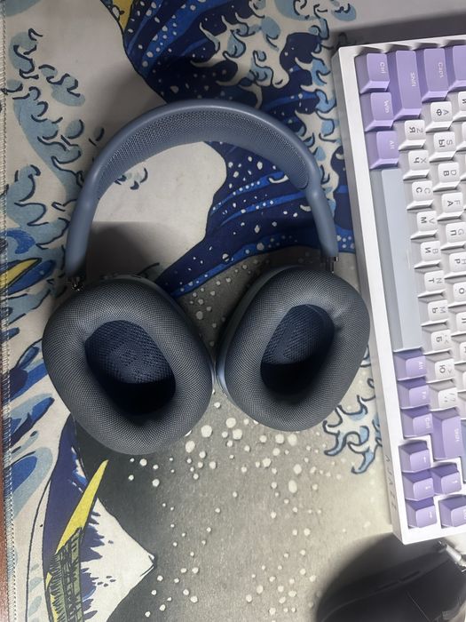 AirPods Max 2.