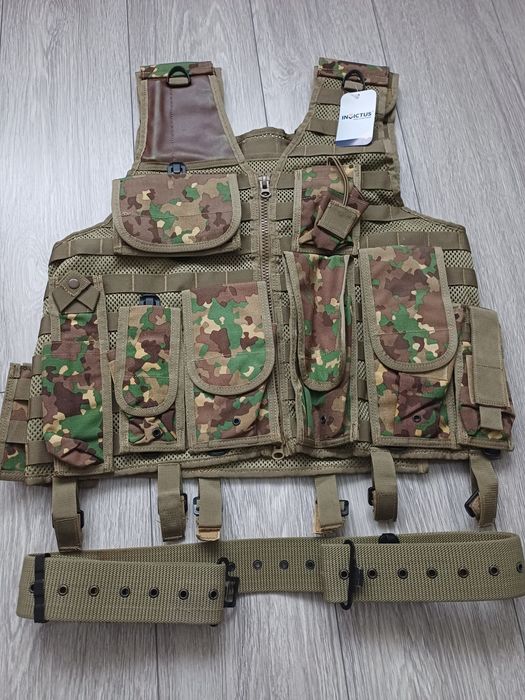 Vesta armată multifuncțională