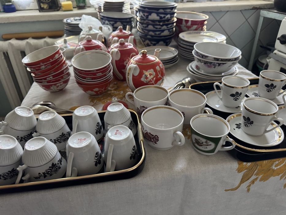 Посуда разная, пиала, тарелки