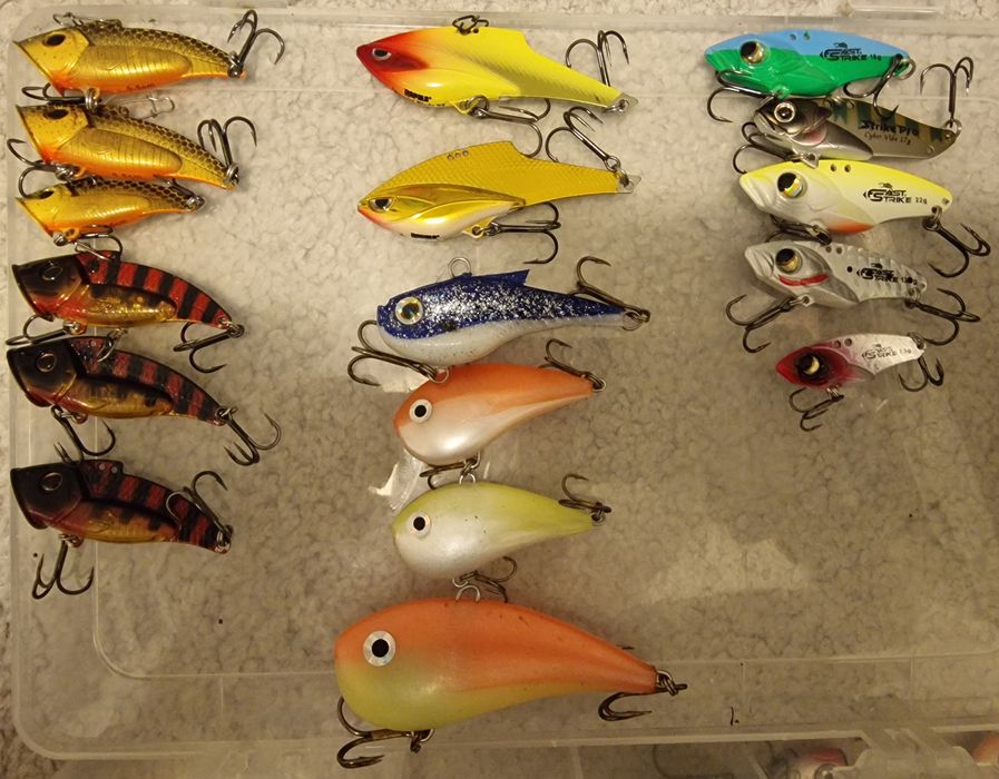 Vând voblere spinning