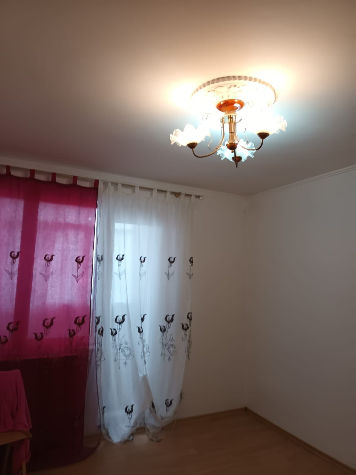 Închiriez apartament 2 camere