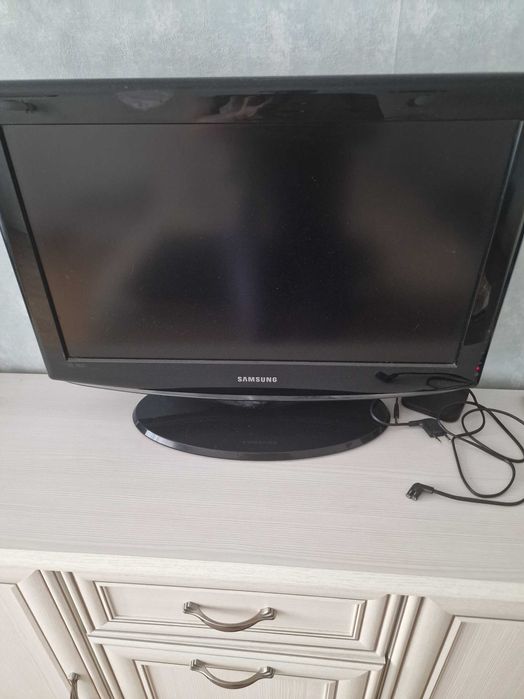 Телевизор samsung