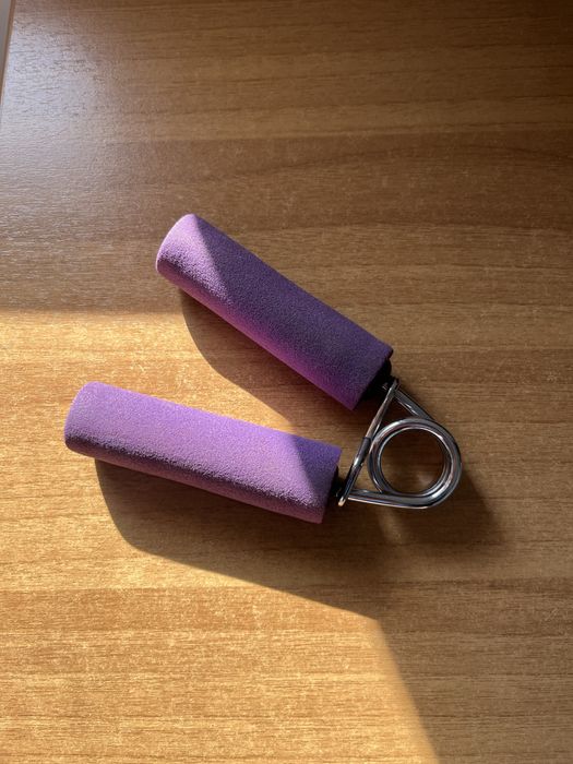 Flexor antebraț cu arc rezistent – tonifiere și întreținere musculară