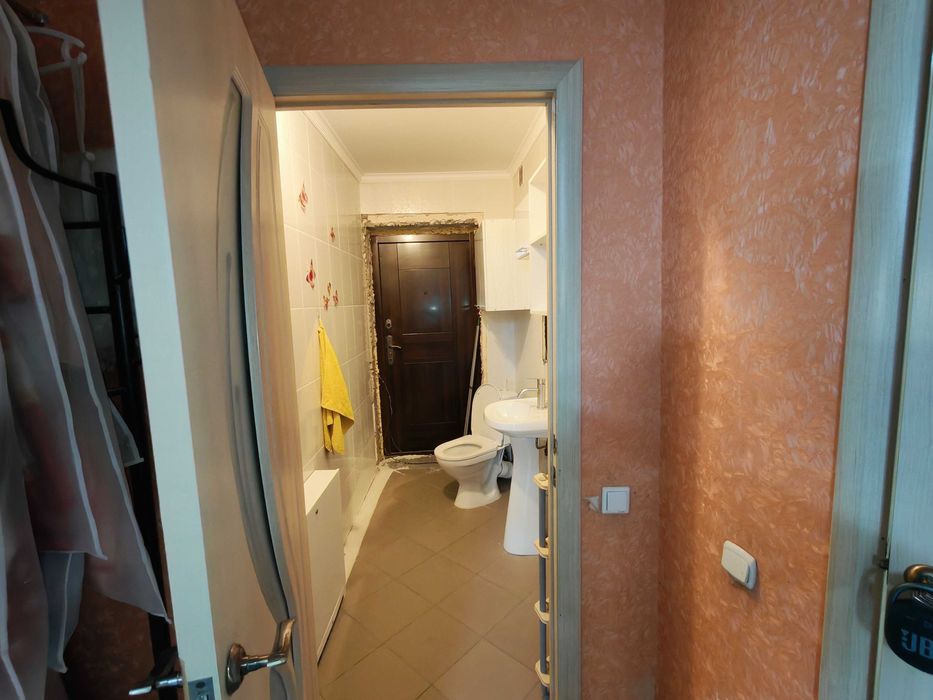 Продается коммерческое помещение 96 м2., бывший салон красоты в 5 мкр