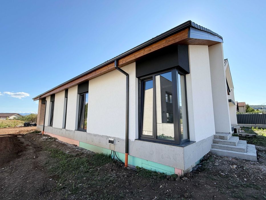 Casă cu arhitectura moderna deosebita cu teren generos in Alba Iulia