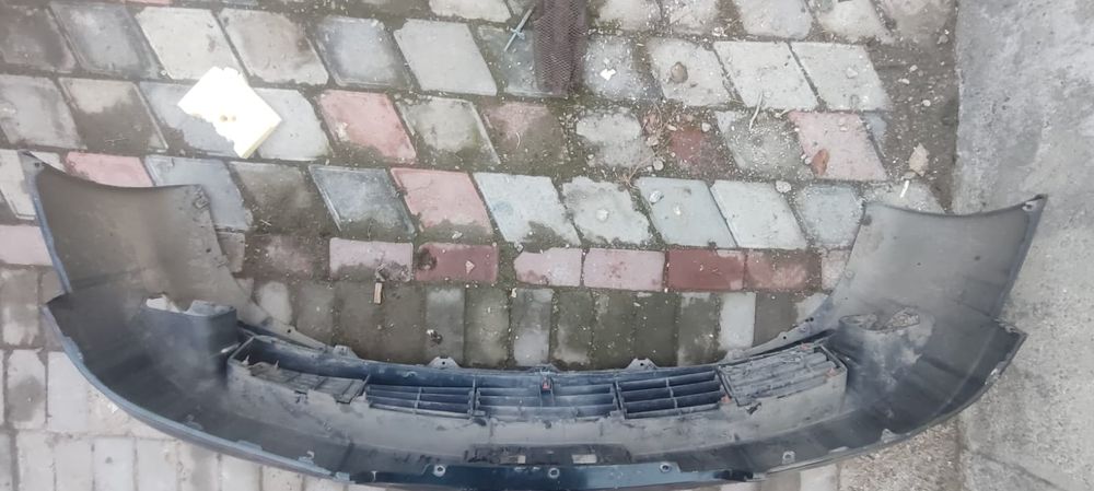 Продам передний бампер
