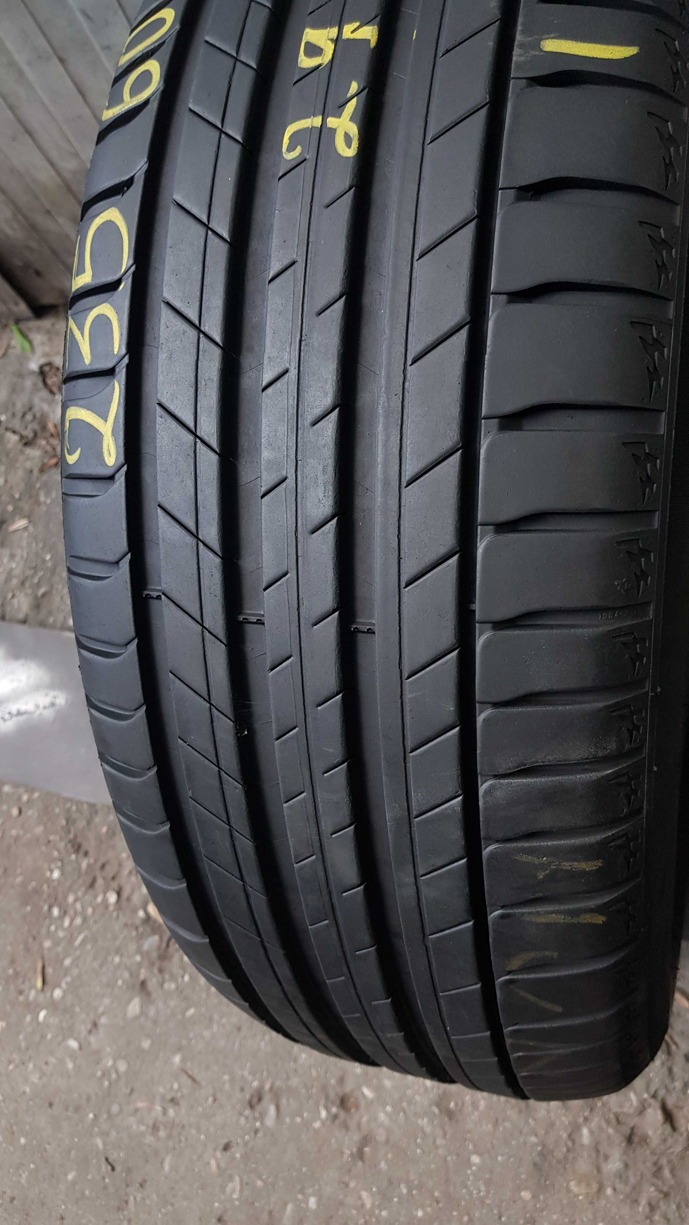 Michelin 235/60/18