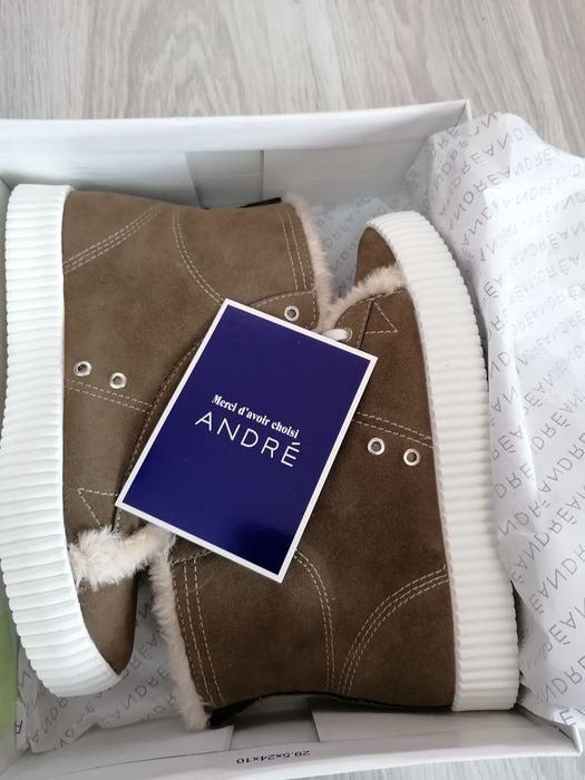 Дамски боти от велур