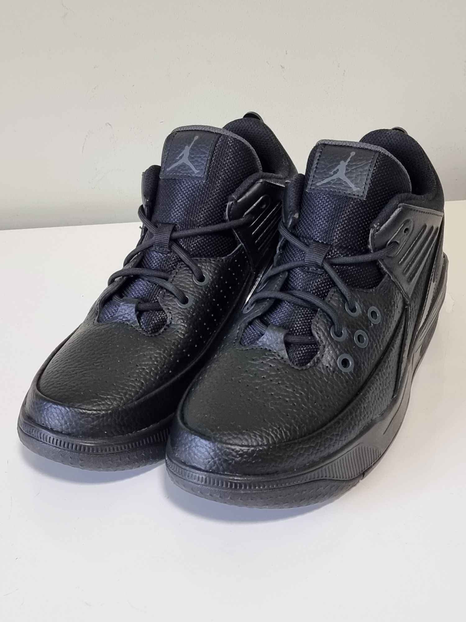 Nike Jordan Max Aura 5 спортни обувки 38 номер