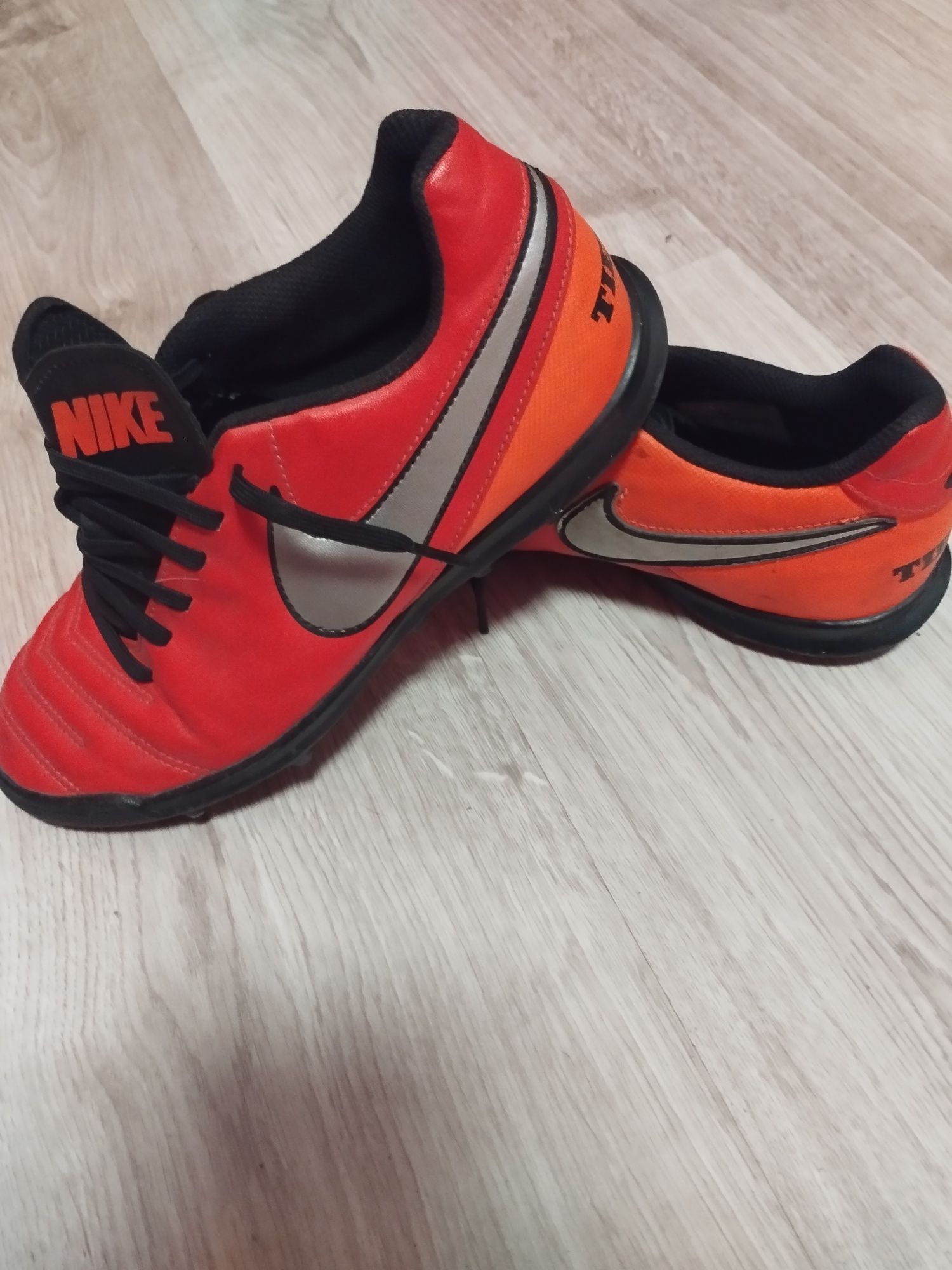 Оригинални спортни обувки NIKE