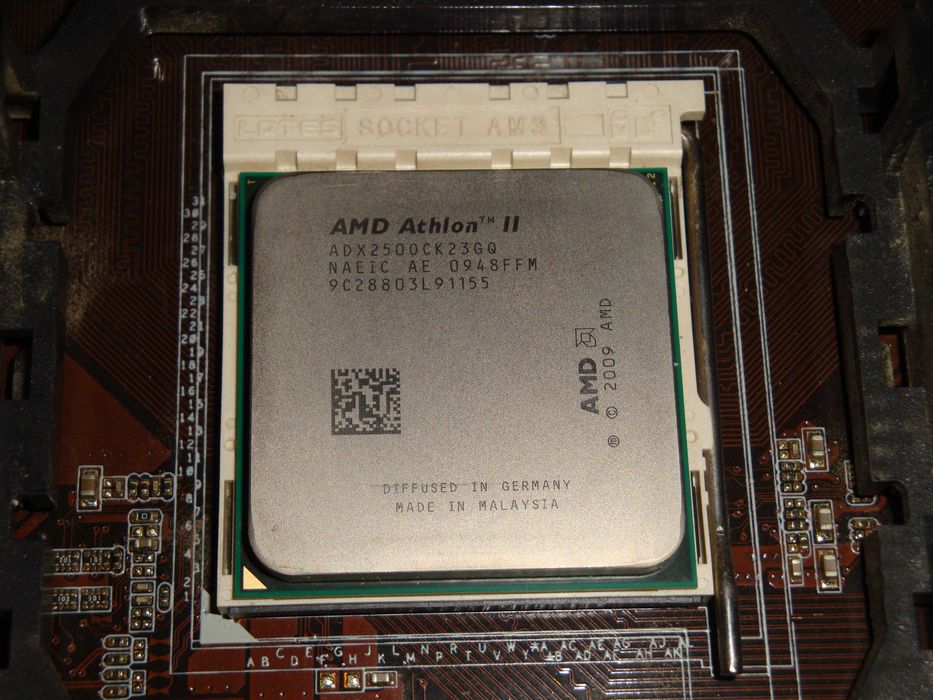 Procesor AMD Athlon 2 x2 250 AM3 3Ghz nucleu Regor ADX2500CK23GQ