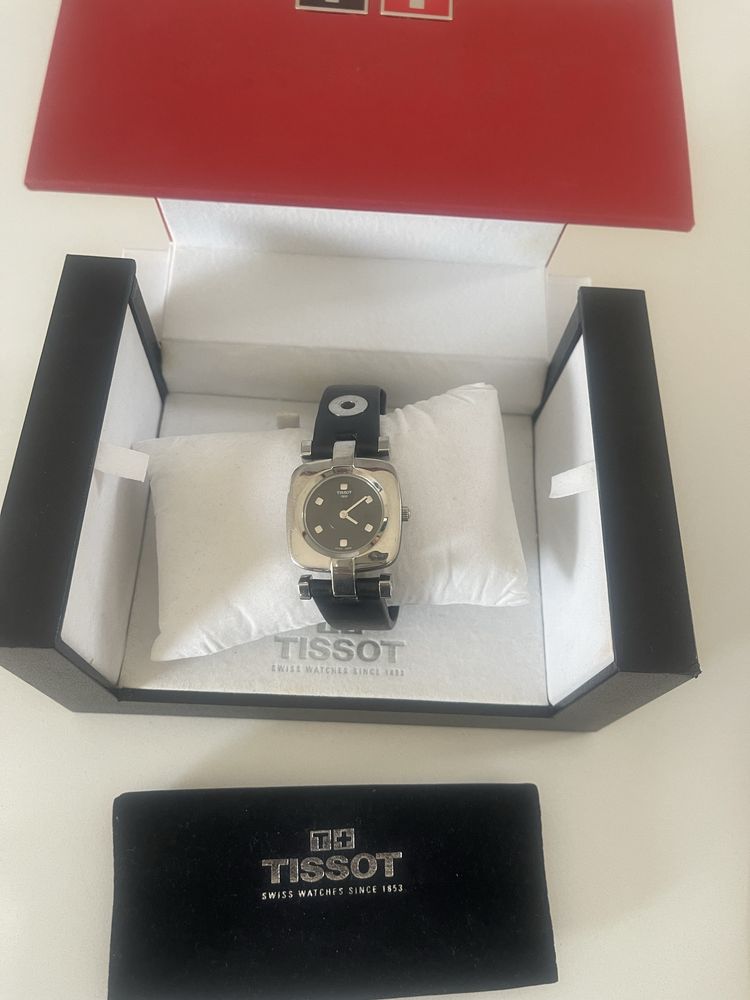 Часовник Tissot-дамски