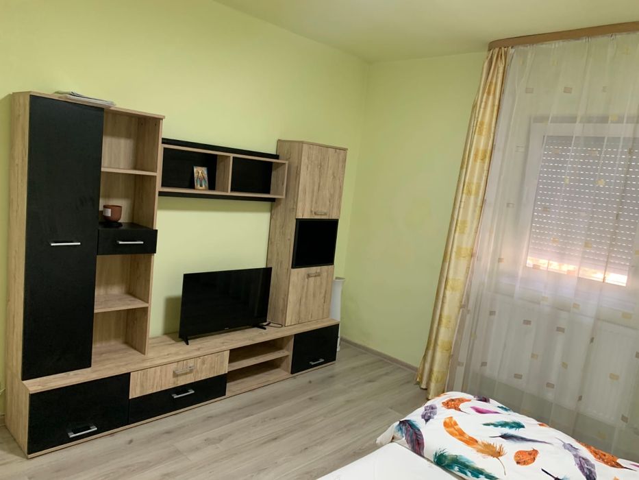 Chirie garsoniera Rogerius 220 euro