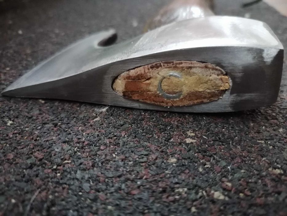 toporisca forjata din foaie de arc+protectie lama din piele naturala