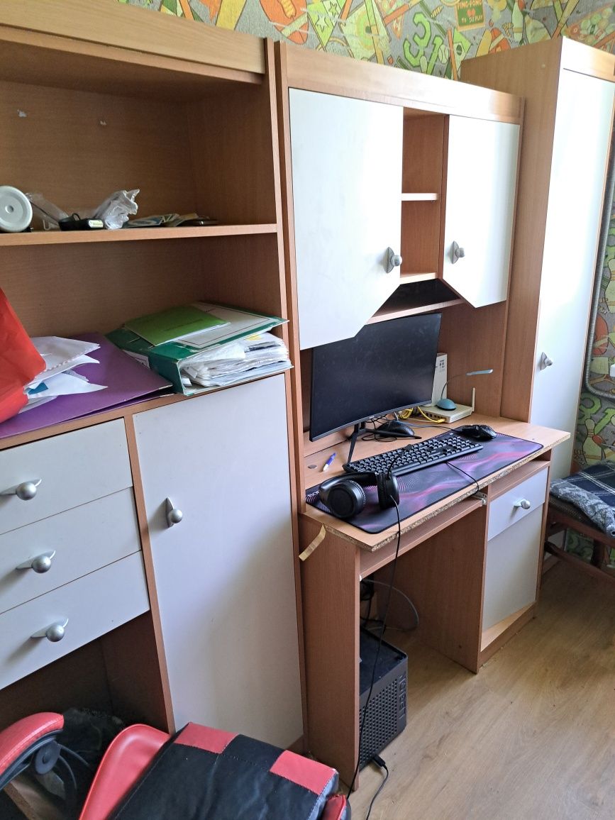 Продам детскую стенку и двухярусную кровать