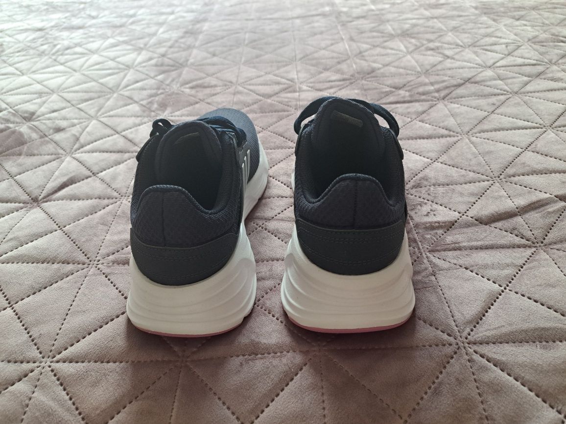 Маратонки Adidas