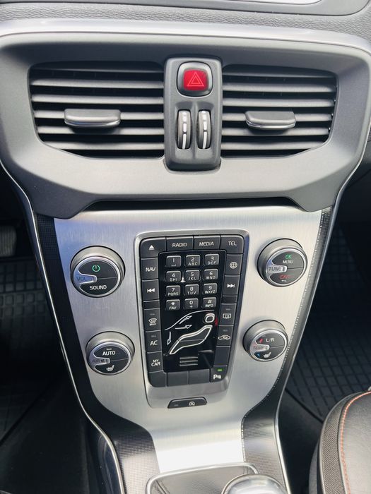 Volvo V40 D2 Momentum 120hp