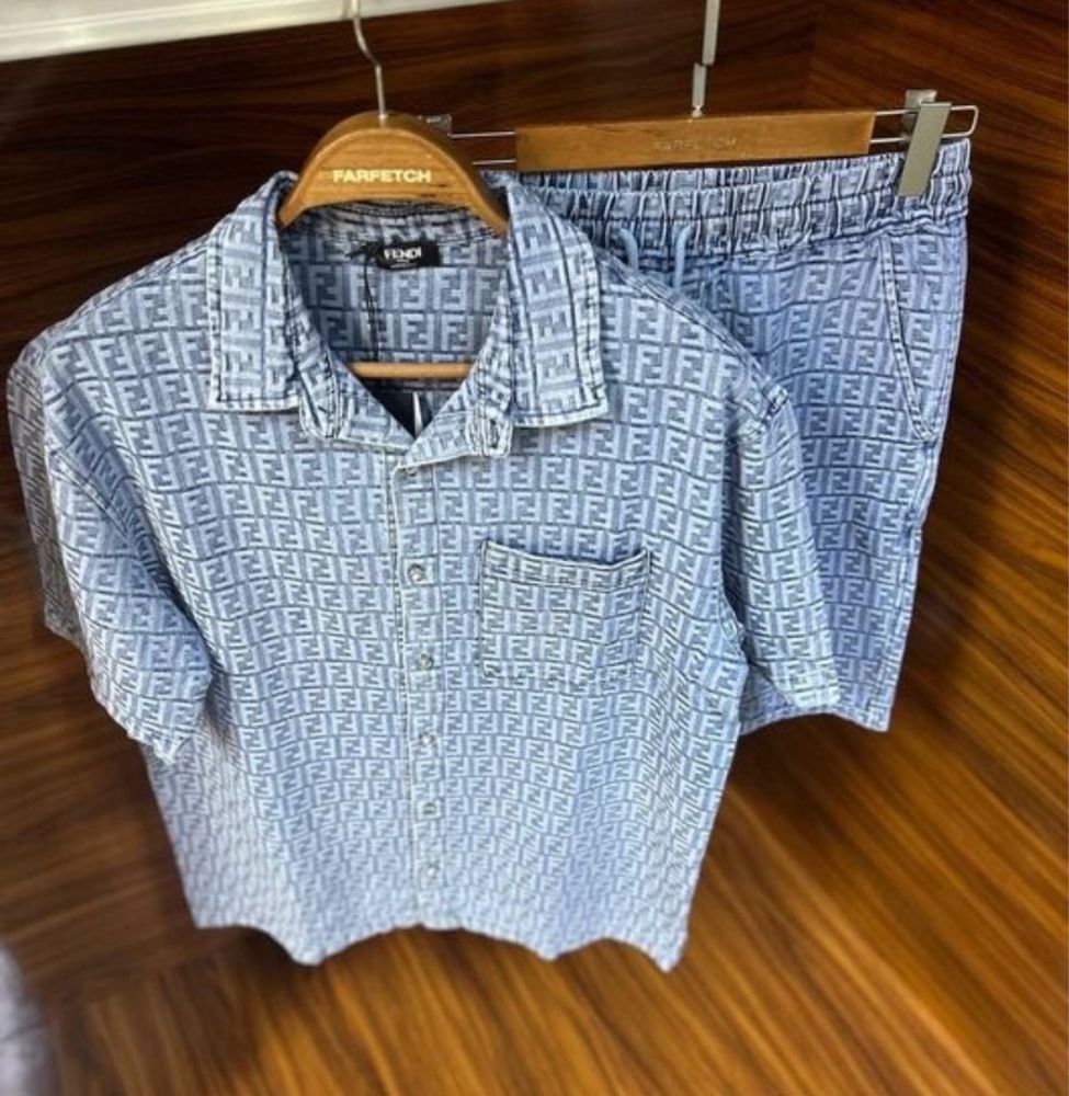 Продавам различни маркови екипи fendi, dior, LV