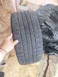 Продавам две зимни гуми r17 245/45