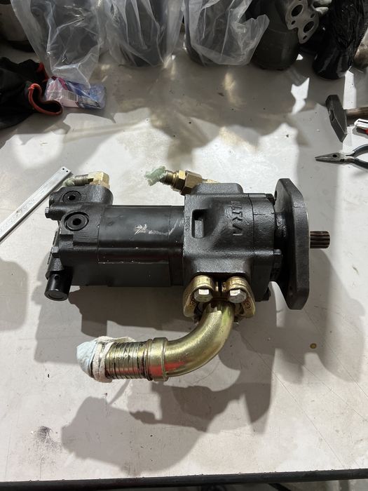 Pompa hidraulica ULTRA  JCB motostivuitor tractor incarcator frontal