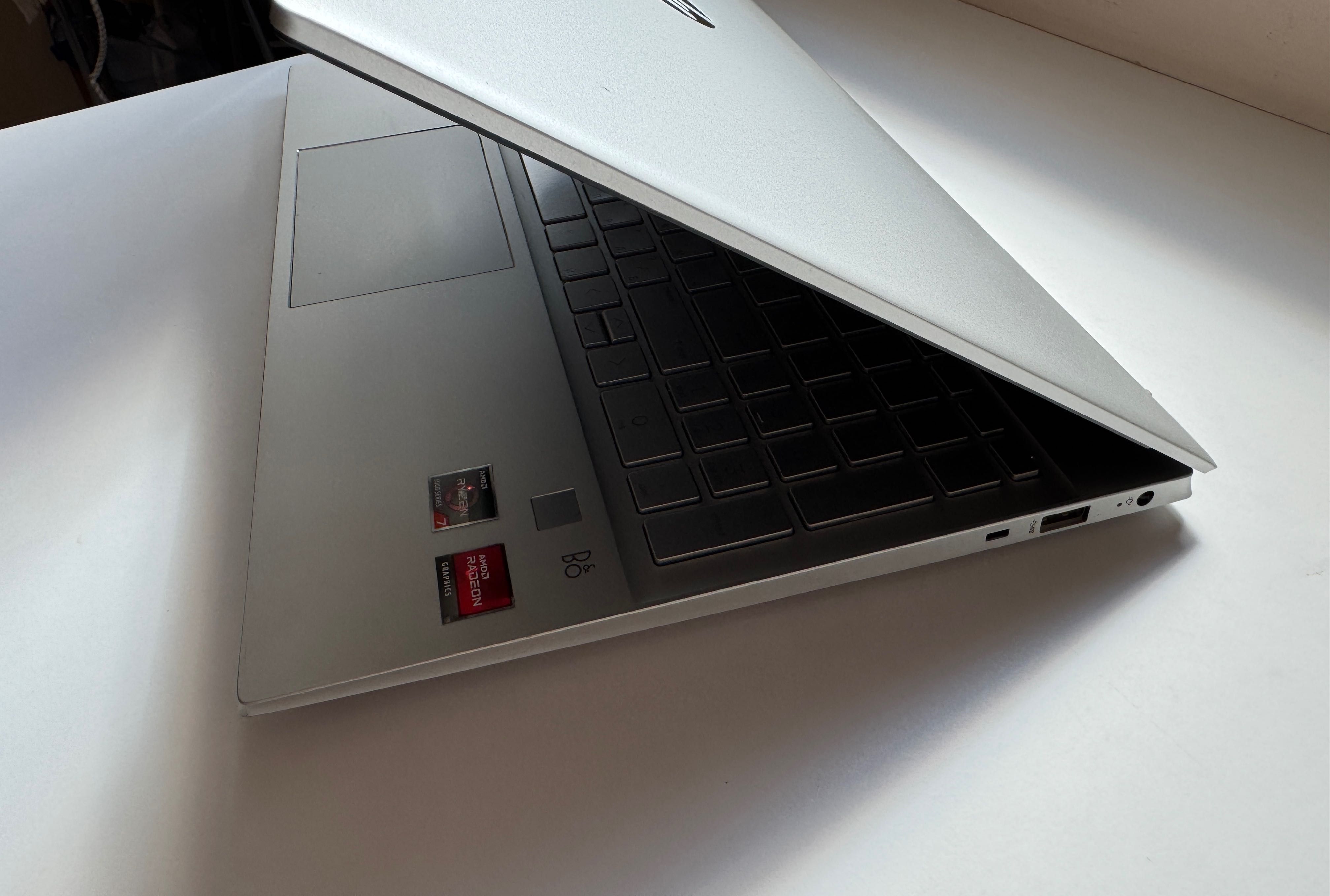 Лаптоп HP Pavilion 15-EH3019NQ